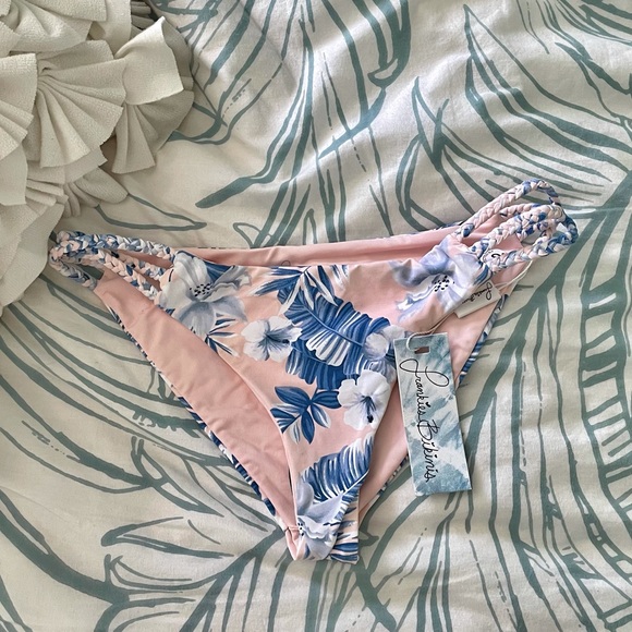 Frankie's Bikinis Swim New Frankies Bikinis Hawaiian Print Bottoms